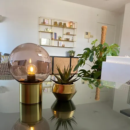 Definitief Gesloten Apartment